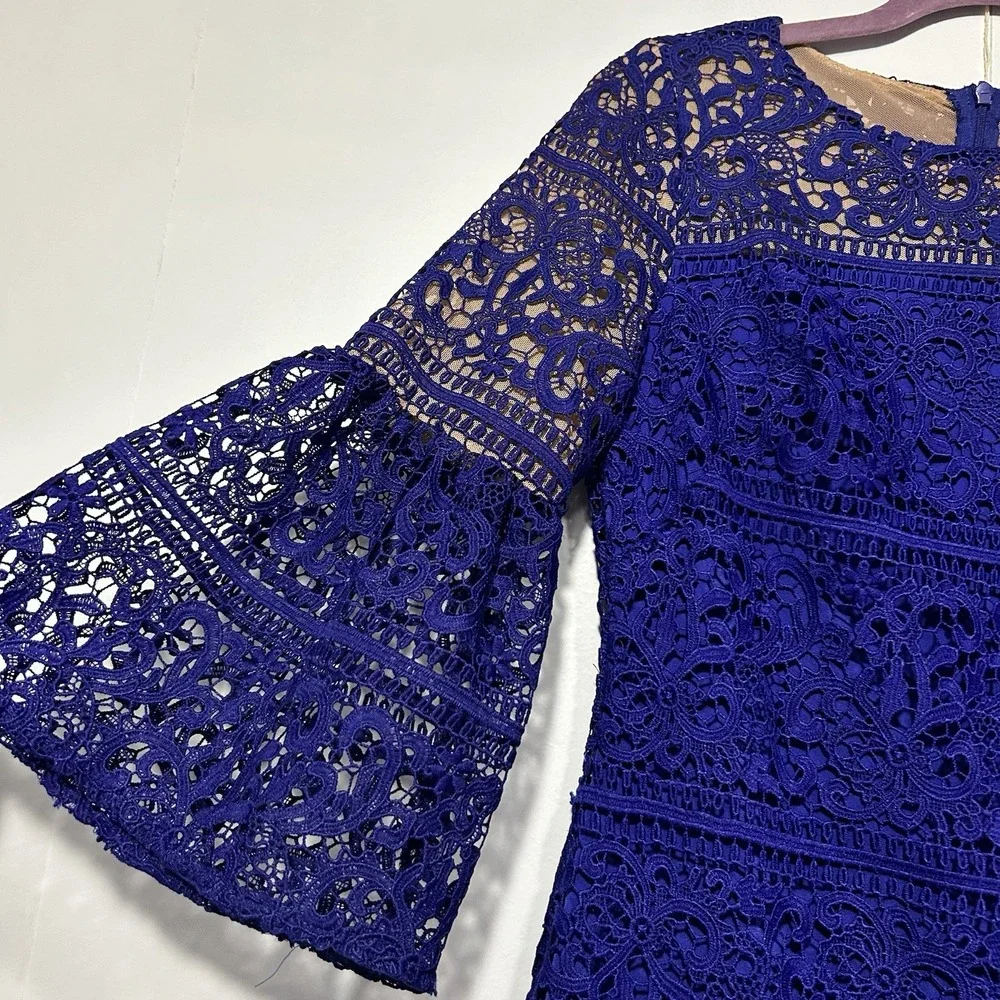 Lauren Ralph Lauren sleeve lace pit